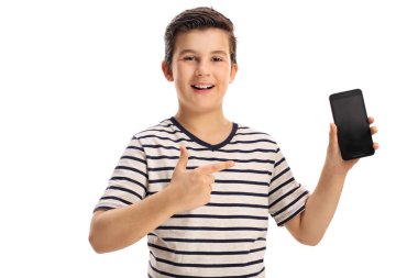 Neşeli çocuk bir telefon tutarak ve işaret