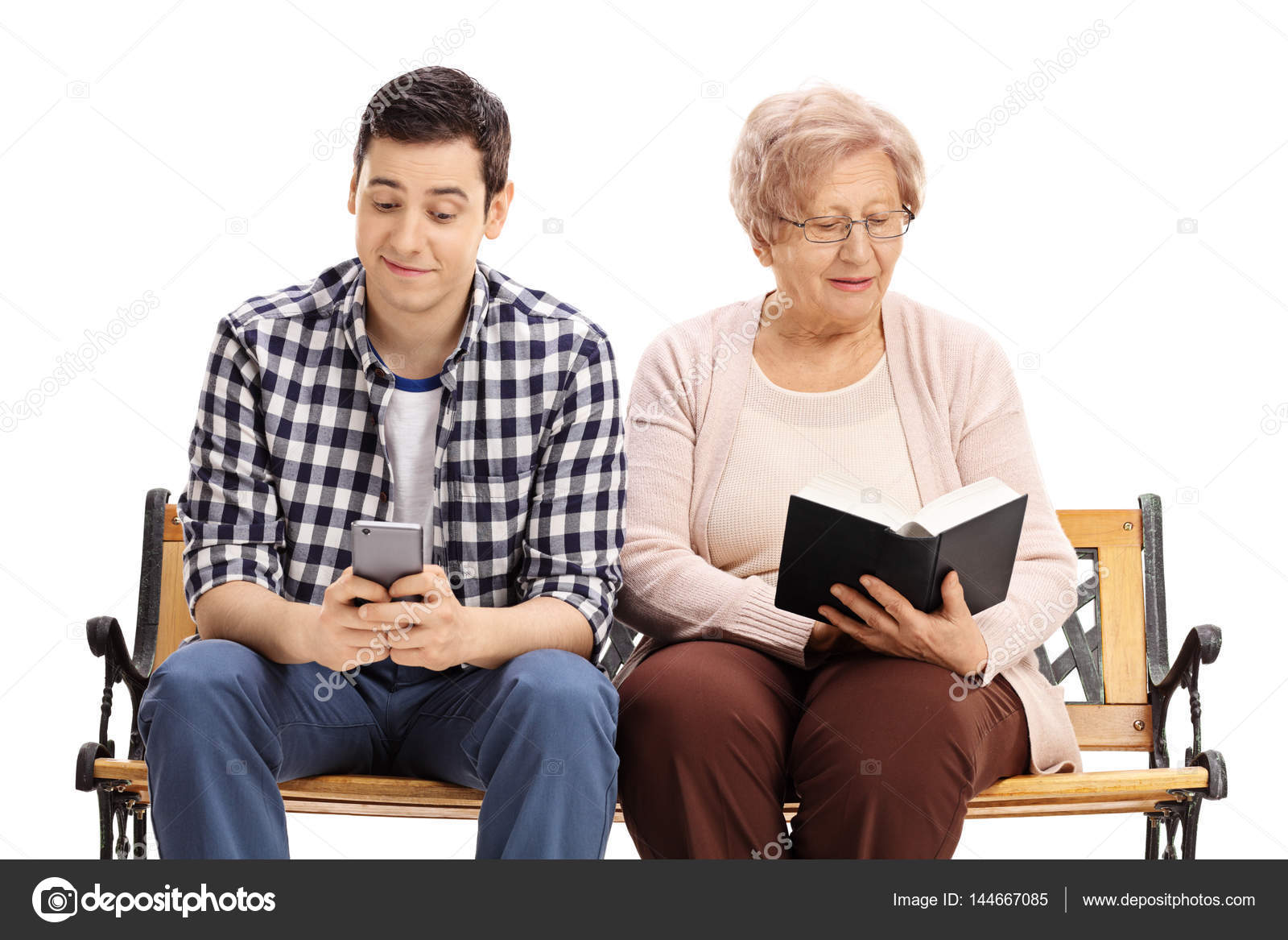 jeune homme et femme mature Jeune homme et femme mature