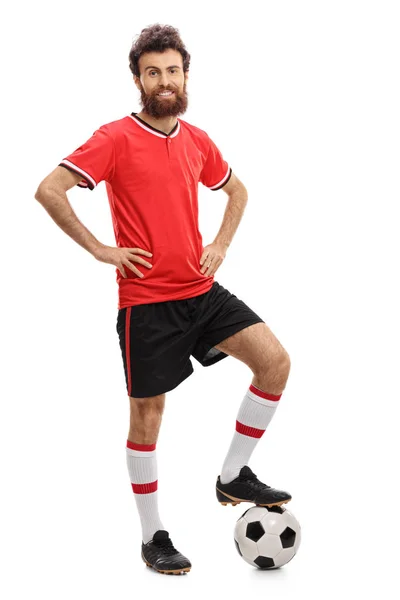 Guy op een voetbal met zijn voet te drukken — Stockfoto