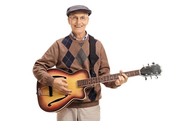 Homme âgé jouant de la guitare — Photo