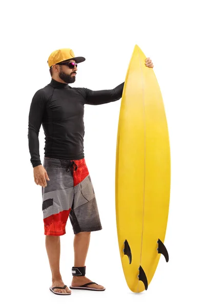 Porträt eines Surfers mit Surfbrett — Stockfoto