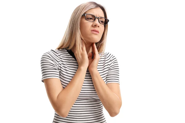 Junge Frau mit Halsschmerzen — Stockfoto