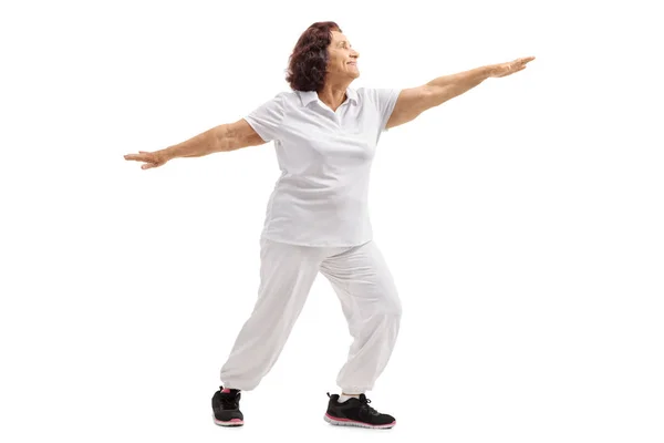 老妇练习瑜伽 — Stock fotografie