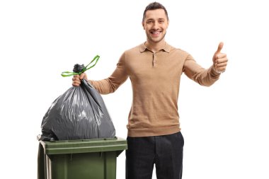 Çöpü dışarı atma ve yukarı hareketi yapma adam