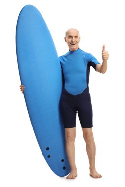 Üst düzey bir surfboard holding ve jest bir başparmak yapma