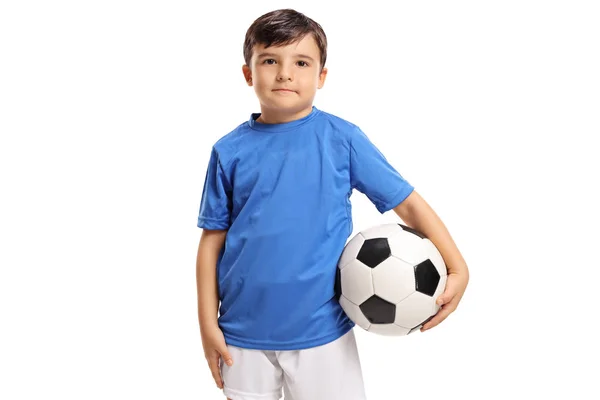 Lilla fotbollsspelare tittar på kameran — Stockfoto