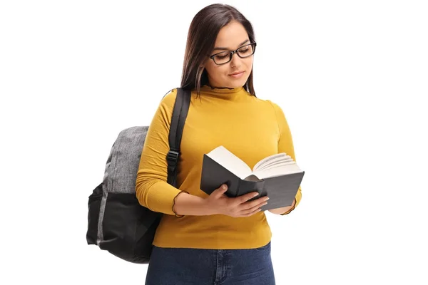 Kobiet student z plecakiem z książką — Zdjęcie stockowe
