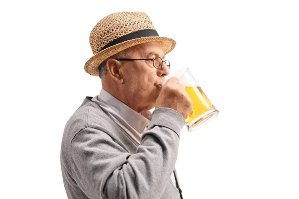 Mature man drinking beer — Stock Photo, Image