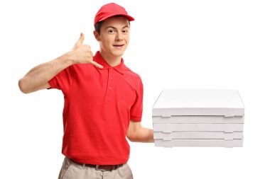 Pizzacı çocuk bana jest arama yapma bir pizza kutuları ile
