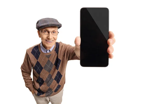 Senior zeigt ein Handy — Stockfoto