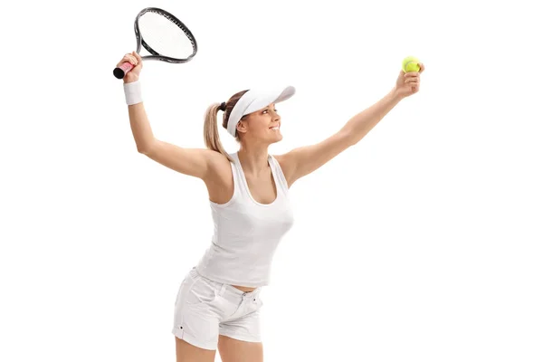 Hizmet veren bayan tenis oyuncusu — Stok fotoğraf