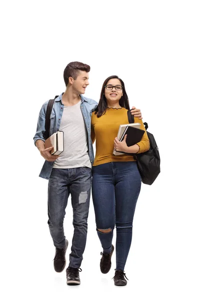 Retrato Comprimento Total Dois Estudantes Adolescentes Com Livros Mochilas Andando — Fotografia de Stock
