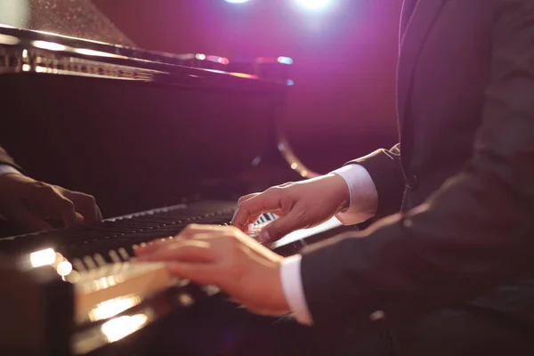 Close Pianista Tocando — Fotografia de Stock