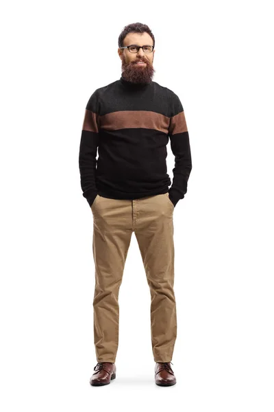 Бородатый мужчина в свитере в водолазке позирует — стоковое фото