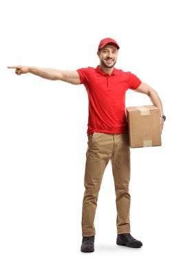 Yan tarafı gösteren bir paket kutusu olan teslimatçı.