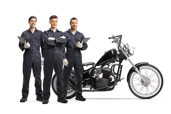 Full Length Portrait Team Mechanics Standing Customized Chopper Motorbike Isolated — Stock Photo, Image