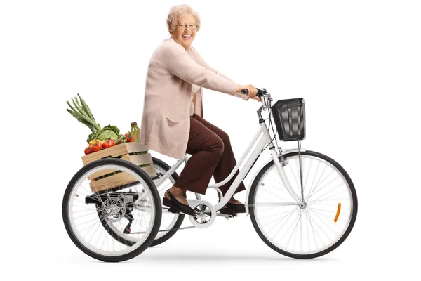 Mujer Mayor Feliz Montando Triciclo Con Una Caja Llena Frutas —  Fotos de Stock