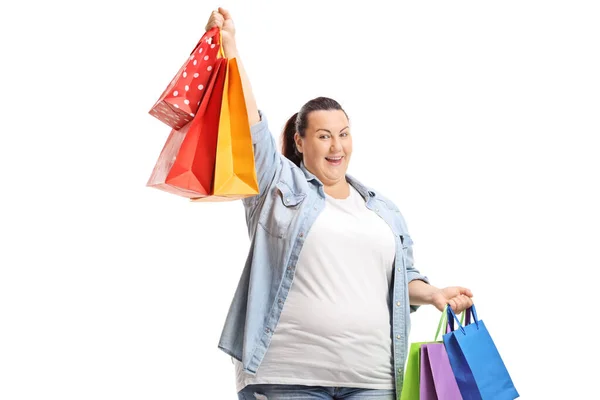 Glad Överviktig Kvinna Som Håller Shoppingpåsar Isolerade Vit Bakgrund — Stockfoto