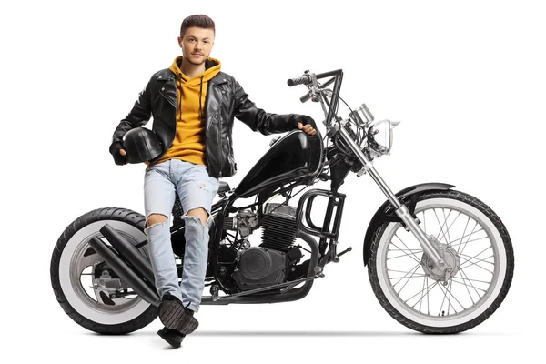 Guy Motociclista Possesso Casco Seduto Una Moto Personalizzata Isolato Sfondo — Foto Stock