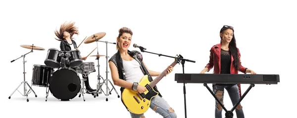 Kvinnligt Rockband Med Trummis Gitarrist Och Keyboardspelare Isolerad Vit Bakgrund — Stockfoto