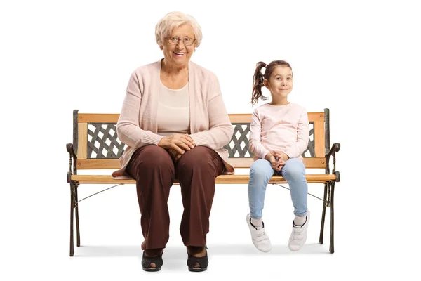 Nipote Nonna Seduti Una Panchina Sorridente Alla Fotocamera Isolata Sfondo — Foto Stock