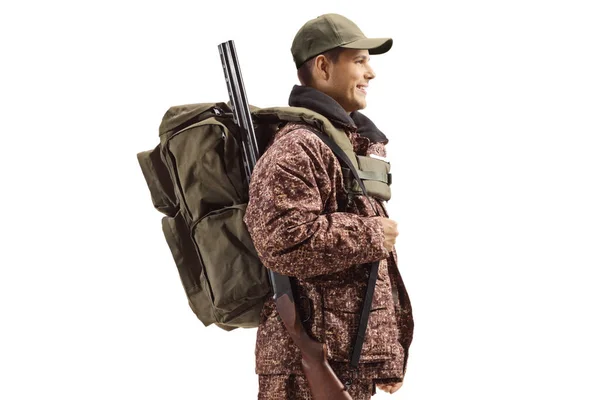 Hunter Camouflage Uniform Staand Met Een Rugzak Jachtgeweer Geïsoleerd Witte — Stockfoto