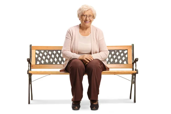 Femme Âgée Assise Sur Banc Souriant Caméra Isolée Sur Fond — Photo