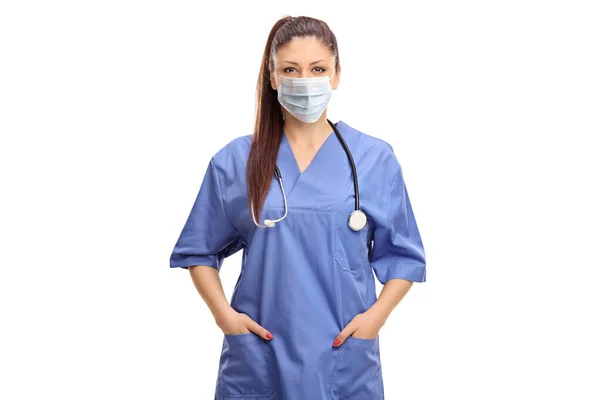 Doctora Con Uniforme Azul Mascarilla Médica Aislada Sobre Fondo Blanco — Foto de Stock