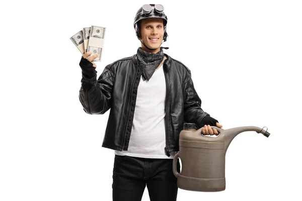 Joven Motociclista Sosteniendo Contenedor Gas Dinero Aislado Sobre Fondo Blanco — Foto de Stock