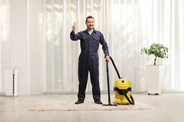 Retrato Completo Trabajador Masculino Cervicio Limpieza Con Casquillo Limpiando Una —  Fotos de Stock