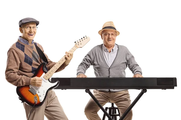 Äldre Män Spelar Tangentbord Och Elektrisk Gitarr Isolerad Vit Bakgrund — Stockfoto