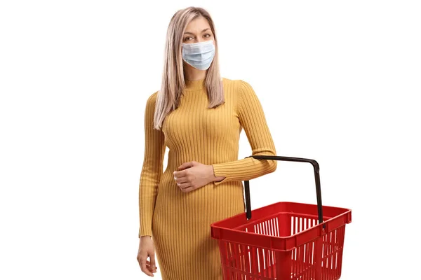 Mulher Com Uma Cesta Compras Usando Uma Máscara Protetora Isolada — Fotografia de Stock
