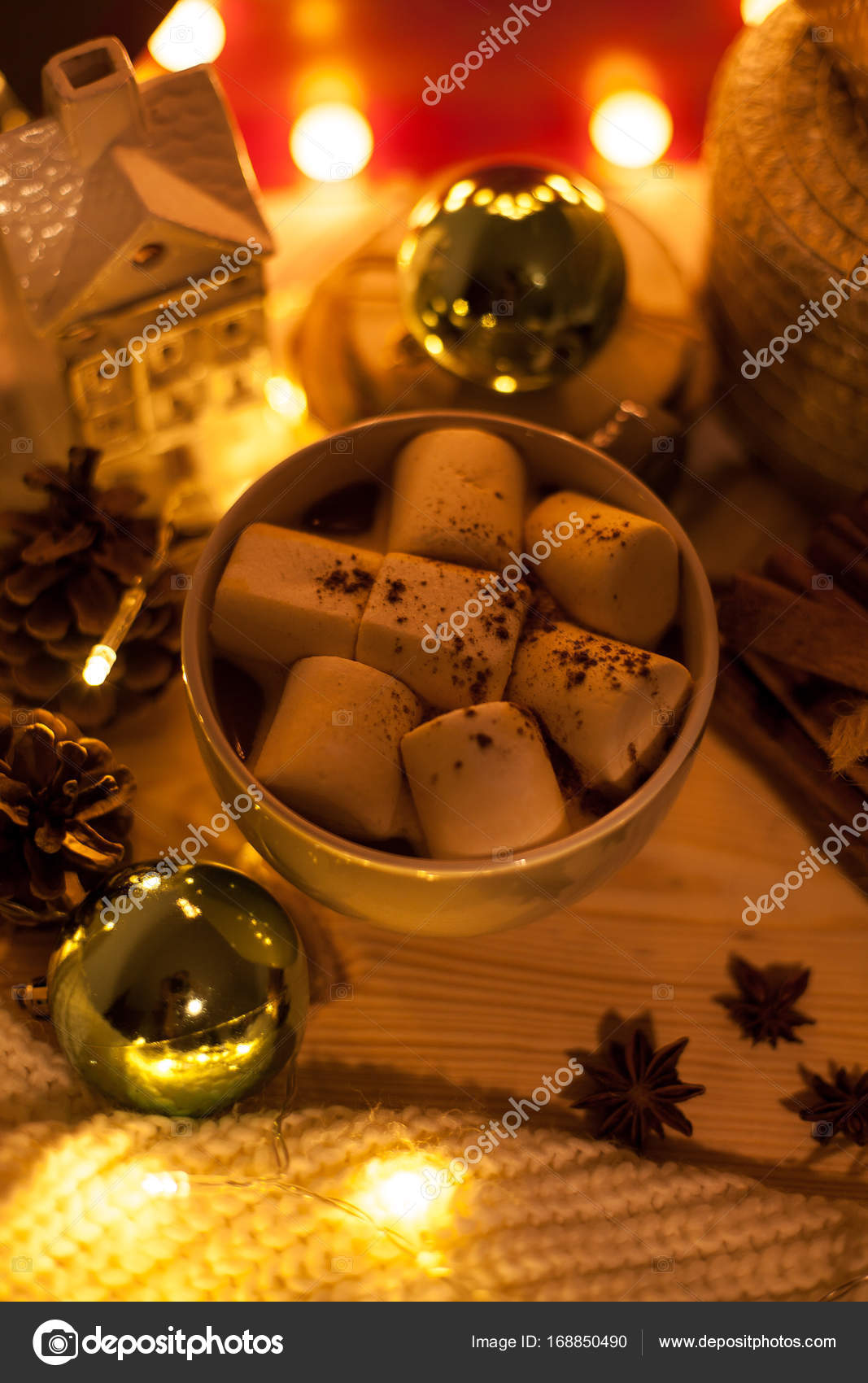 Christmas lights. Hot cocoa, marshmelow, vanilla, cinnamon. Christmas