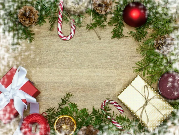 Hediyeler, Noel süsleri. Tatil. Yeni yıl. Arka plan. Noel ruh hali.