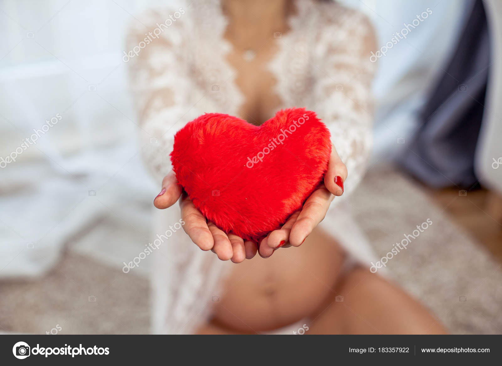 pregnant woman valentine's day