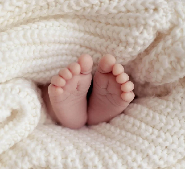 Yeni doğan bebek metrelik kapatın. Bebek. Rahat. Seviyorum. Aile.