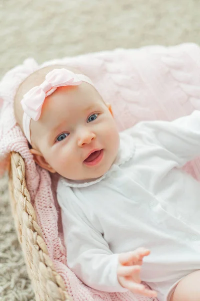 Klein Schattig Meisje Van Maanden Pasgeborene Schatje — Stockfoto