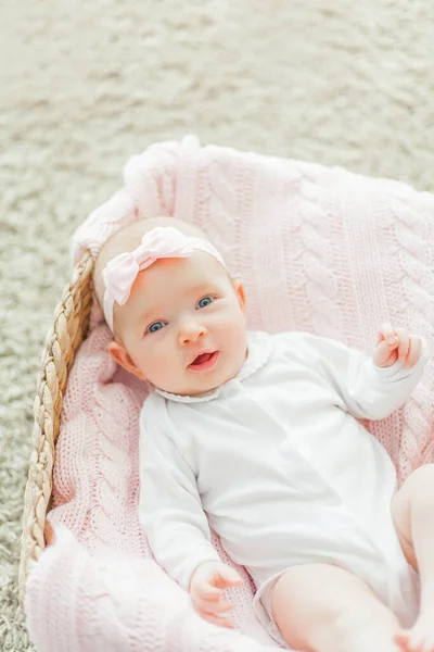 Két Hónapos Aranyos Kislány Újszülött Kicsim — Stock Fotó