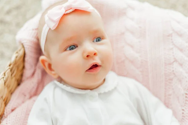 Klein Schattig Meisje Van Maanden Pasgeborene Schatje — Stockfoto