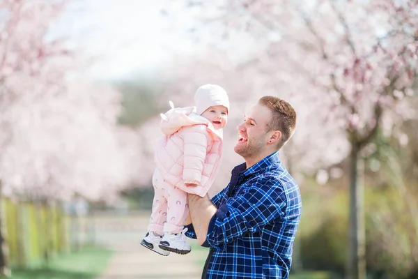 Young Dad Holds His Arms Small Pretty Daughter Dad Daughter — Stock Photo, Image