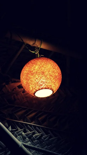 Turuncu bir gece lambası