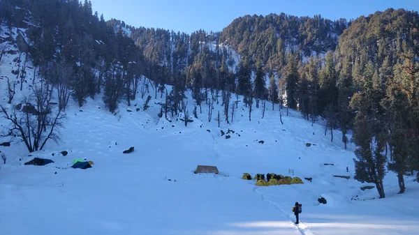 Güneşin ilk ışıklarının tadını çıkararak