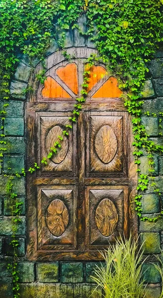 Doğanın kucağına açılan bir kapı.