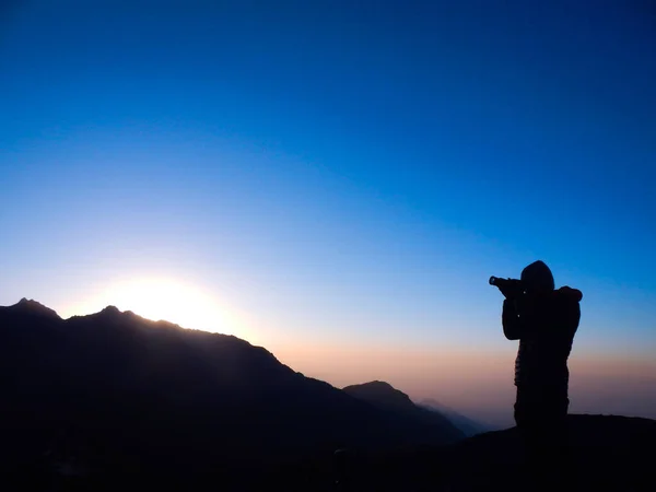 Himalayalar 'da gün doğumunu yakalamak