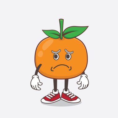 Mandarin Fruit çizgi film maskotu karakterinin korku dolu bir yüzü var.