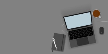 Evden çalışmak, çalışma alanı. Düz bir üst görünüm. Masaüstü görünümü, dizüstü bilgisayarlı ofis masası.