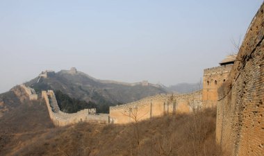 Çin Seddi. Çin Seddi 'nin bu bölümünde Jinshanling var. Manzaralı bir yer. Pekin yakınlarındaki Çin Seddi. Vahşi Çin Seddi, Jinshanling, Pekin, Unesco sitesi