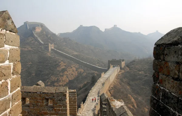 中国の万里の長城 万里の長城のこのセクションでは 景勝地の風景と野生の部分Jinshanlingです 北京の近くの中国の万里の長城 中国の万里の長城 金山陵 ユネスコサイト — ストック写真