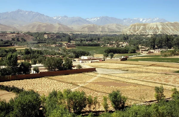 Bamyan Bamiyan Central Afghanistan View Bamyan Bamiyan Valley Showing Town — Stock Photo, Image