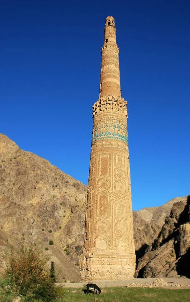 阿富汗古尔省Jam的Minaret Jam Minaret是位于阿富汗中部偏远地区的一个教科文组织遗址 贾姆歌剧院是古代伊斯兰建筑的一个杰出典范 — 图库照片